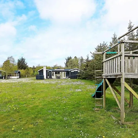 度假居 6 Person Holiday In